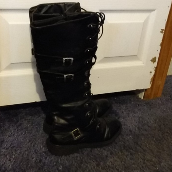 Boots - Picture 2 of 4